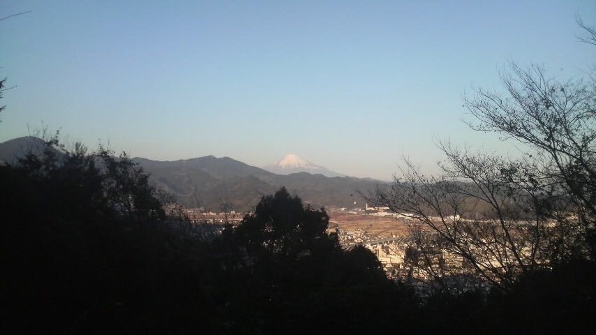 １１．１．８富士山　遠望　賤機山から.JPG