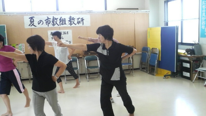 １２．７．２８市教組教研ダンス.JPG