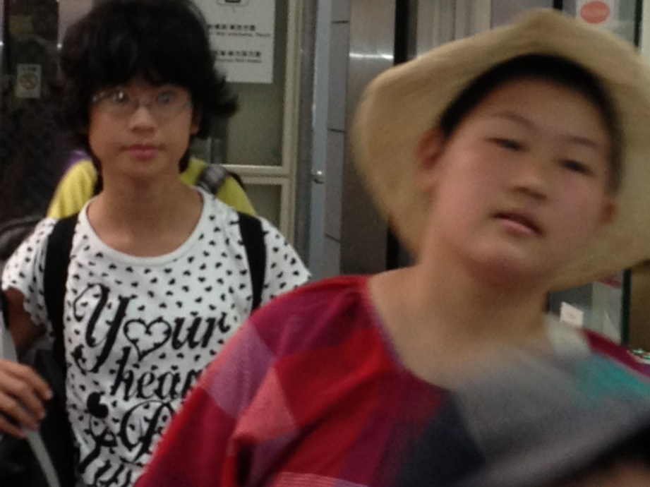 １２．８．２０子ども平和の旅・静岡駅到着③JPG.JPG